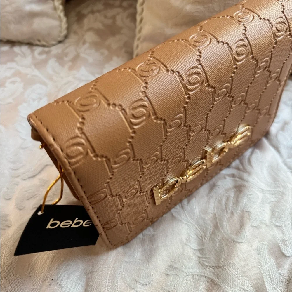 572. bebe Celia Monogram Flap Crossbody Bag Beige‎ NWT $79 MSRP